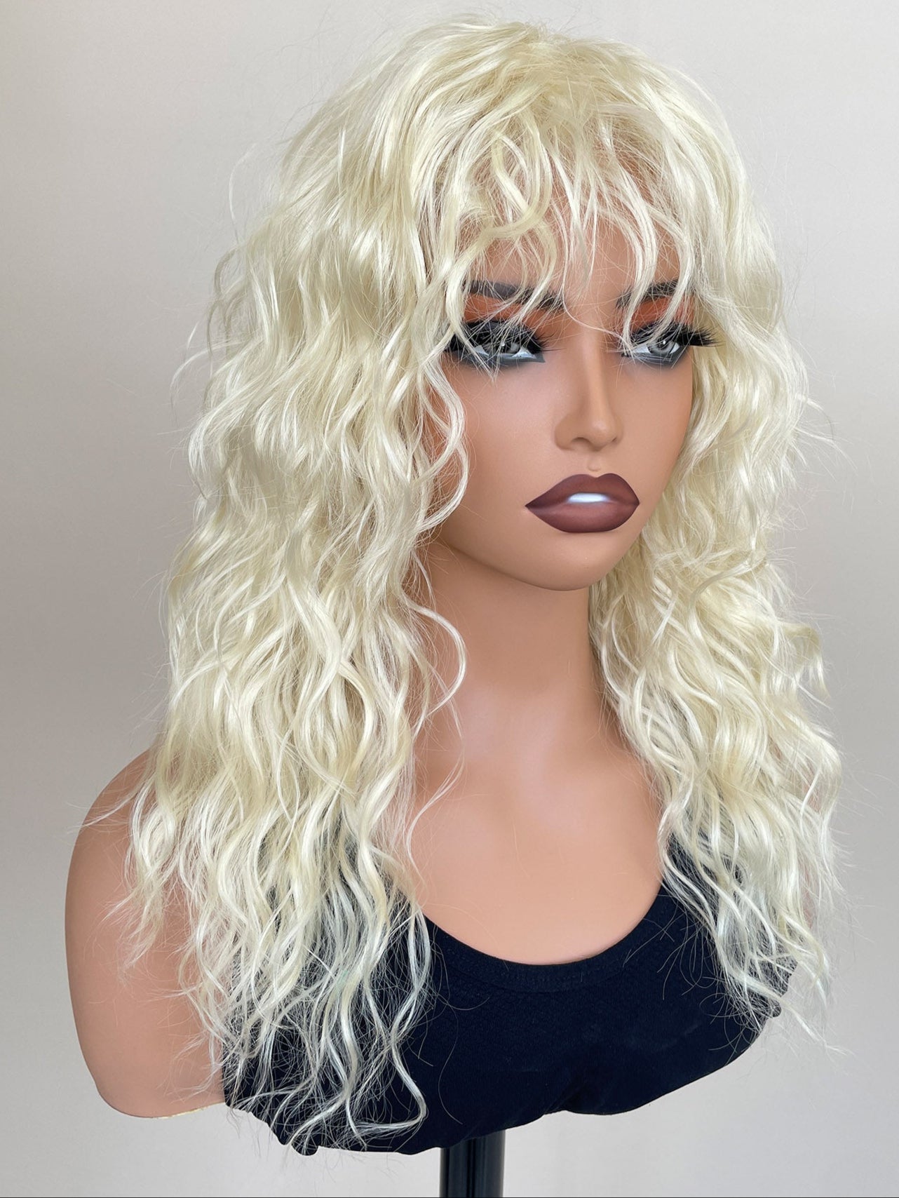 Versatile Styles: Heat-Resistant Synthetic Wigs – Factory Prices, Multiple Colors